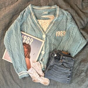 1989 cardigan - taylor swift xs/s 🤍🩵 brand new, never worn